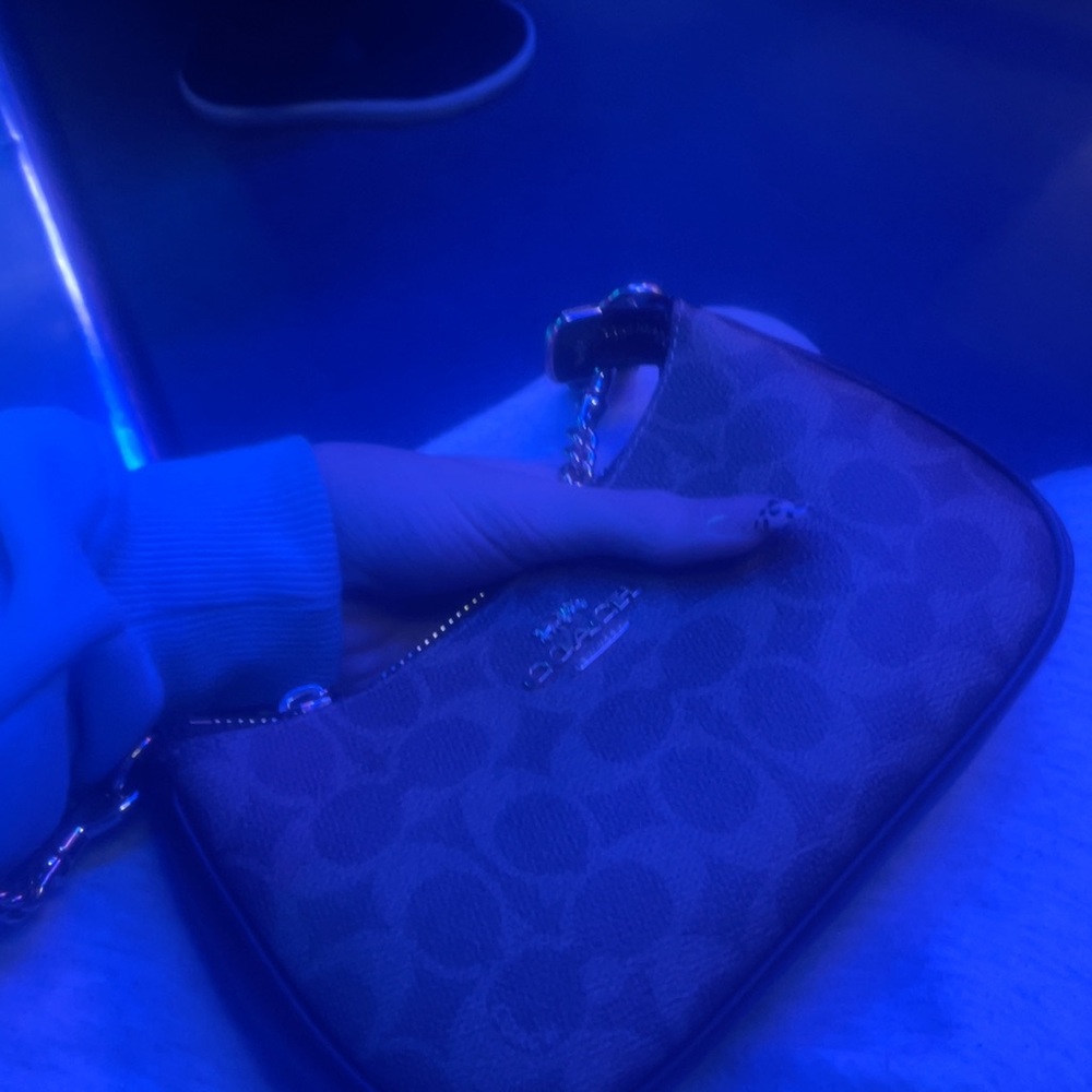 Meet your Posher, Leighton